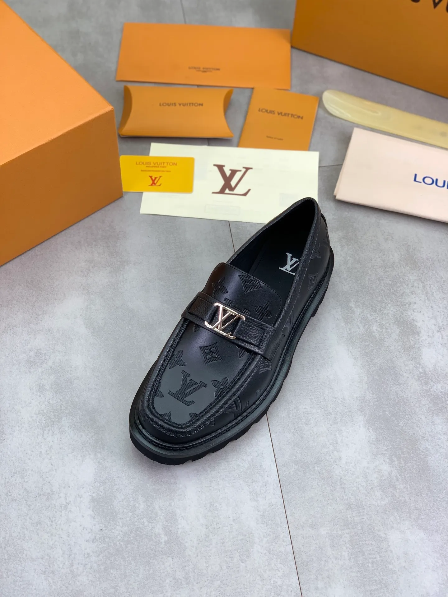 Factory price P820 💎💎💎LOUIS VUITTON [Louis Vuitton] - LV men's business casual leather shoes, luxurious and noble 👞All imported original cowhide, just to create a more comfortable wearing experience, upper: original high-end calfskin ➕Imported soft cowhide lining, original lightweight foam outsole ✔️ Color: 6️⃣colors available Size: 39-44 (38.45 46 can be customized (non-returnable)